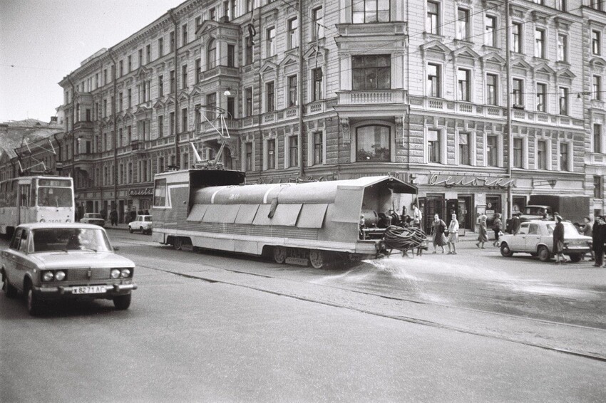 Поливомоечный трамвай, 1990 год, Ленинград