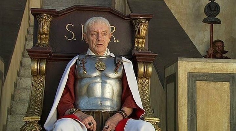 Актёр Кирилл Лавров в роли Понтия Пилата в сериале «Мастер и Маргарита», 2005