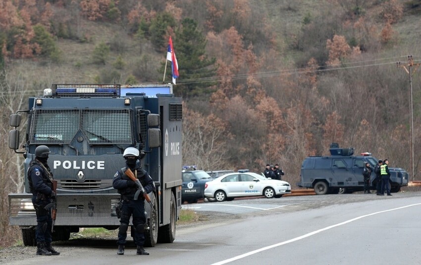 Ну, началось...
Албанцы напали на группу сербов в городе Косовска-Митровица на севере Косова. 