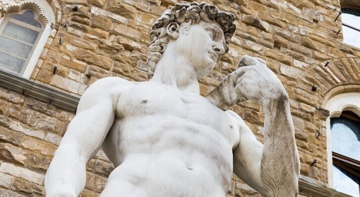 Статуя Давида была вырезана из забракованного куска камня