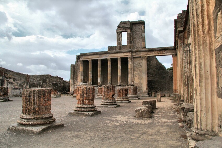 История гибели города Помпеи