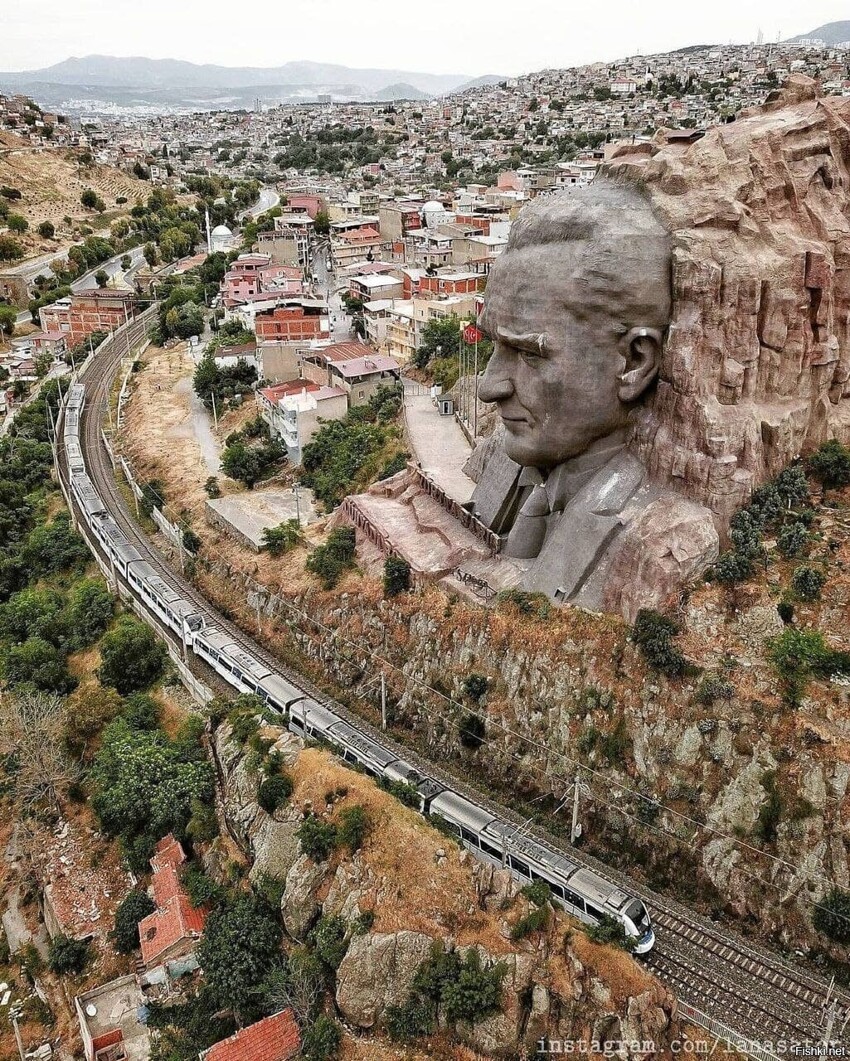 Маска Ататюрка