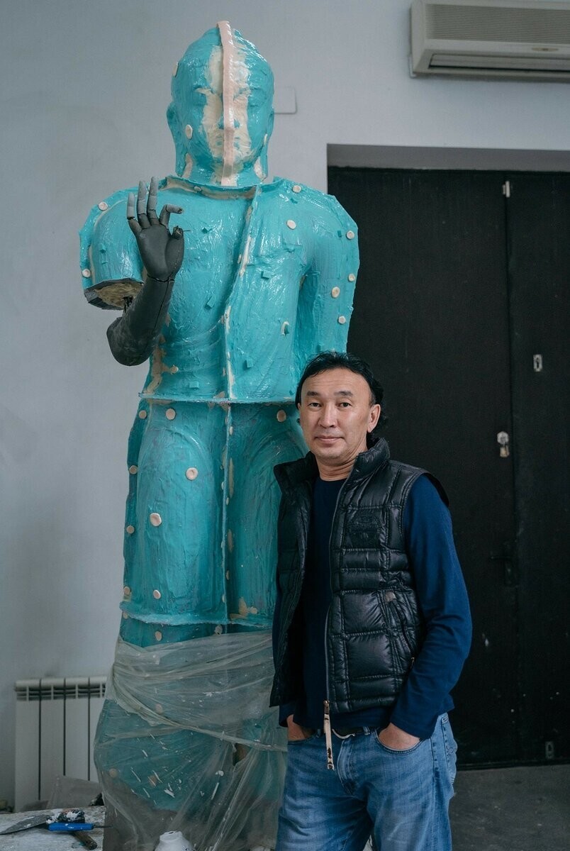 Как скульптор из далекого бурятского села стал известен на весь мир