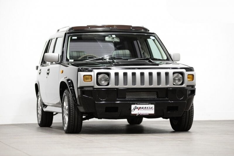 Японский кроссовер Nissan Rasheen, стилизованный под Hummer