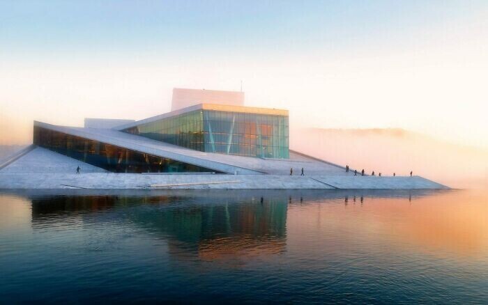 39. Оперный театр Осло, спроектированный архитектурной фирмой Snøhetta в 1999 году и завершенный в 2007 году
