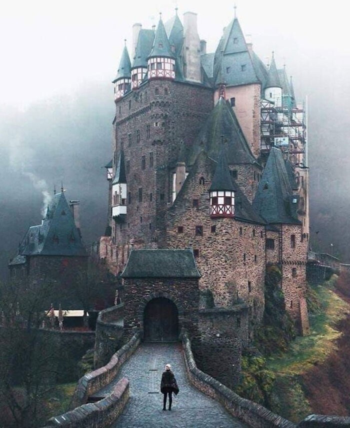 5. Замок Эльц расположен в Виршеме, Германия, и уже более 850 лет принадлежит одной семье