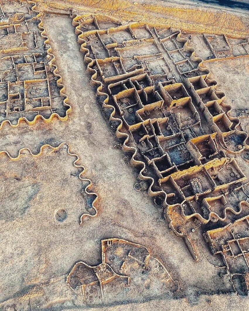 Недавно обнаруженный древний город, построенный 3000 лет назад, Египет