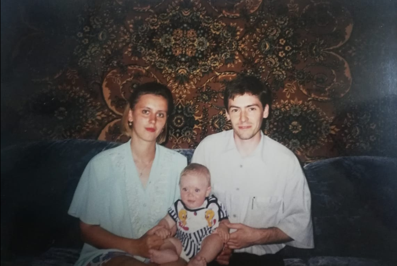 «Вдруг Володя выжил, вдруг не сел на самолет»: 20 лет назад украинская ракета сбила новосибирский самолет
