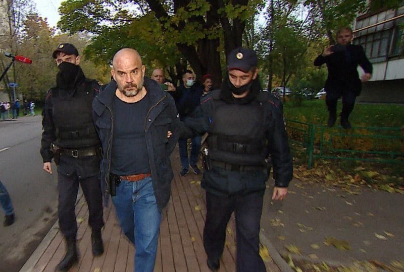 Русский отец защитил свою дочь от нападения "многонационалов"