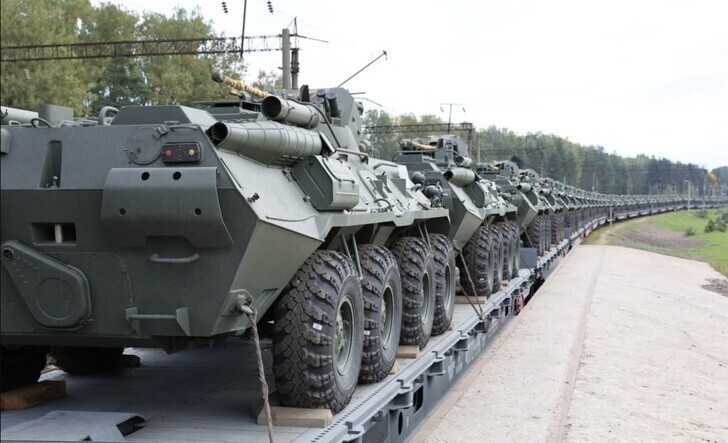 Белоруссия получила первую партию российских БТР-82А
