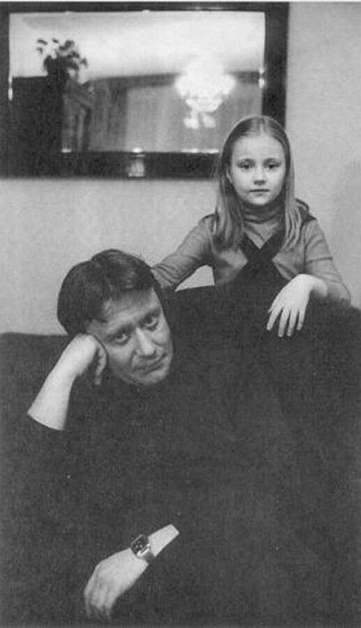 Андрей Миронов с дочерью Марией (Голубкиной), конец 1970-х