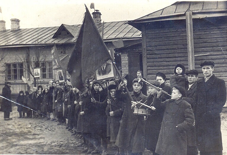 Красный день календаря... 7 ноября 1953 года, Тамбовская область, Первомайский район (бывший Богоявленский))