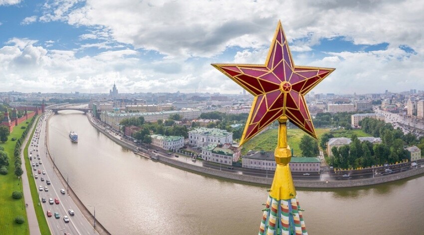 Из чего сделаны рубиновые кремлевские звезды