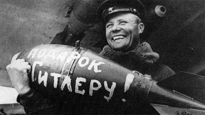 Бомбил Берлин в 1941-м, встречался с Рузвельтом и возил Молотова к Черчиллю. Кем был эстонец-пилот советского "борта номер 1"?