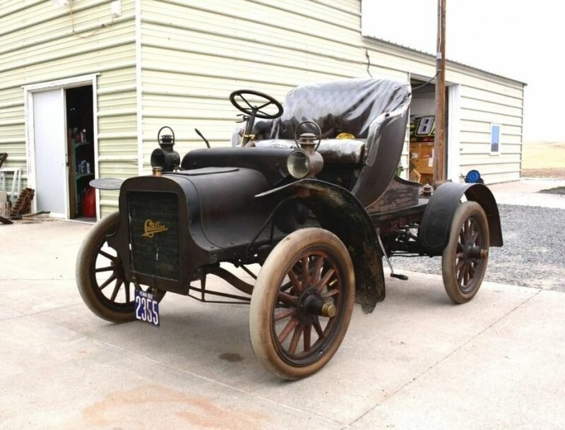 Дерево, медные трубки и запах машинного масла: Cadillac 1906 года, надолго забытый в сарае