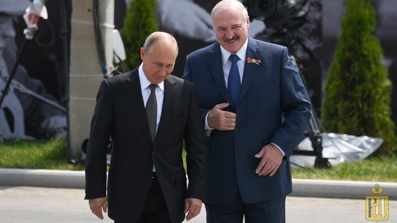 Белоруссия и Россия должны вместе противостоять давлению западных придурков