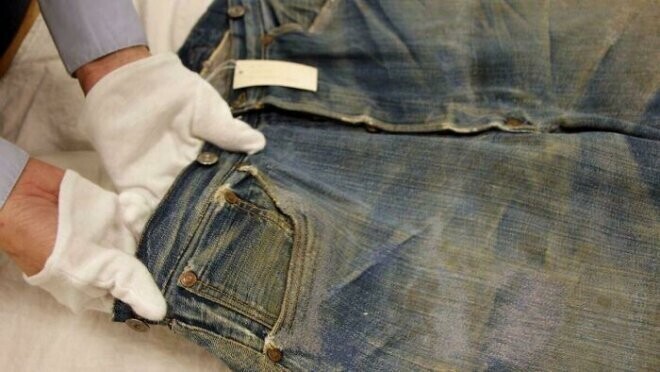 Самые старые из сохранившихся джинсов Levis, 1879 год