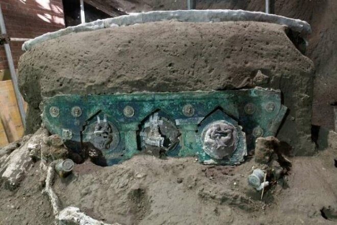 Римская колесница, обнаруженная «почти неповрежденной» недалеко от Помпеи