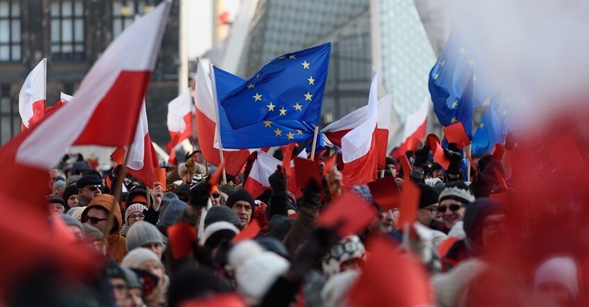 Польша сделала важный шаг к выходу из ЕС