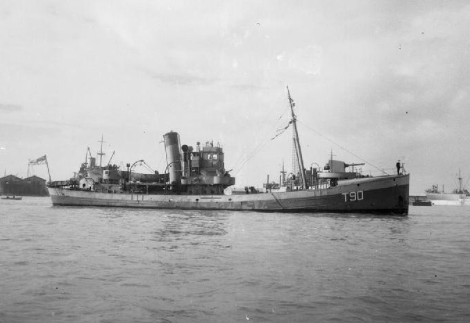 В 1940 году итальянская подлодка вступила в бой с бывшим рыболовным судном. История необычной дуэли