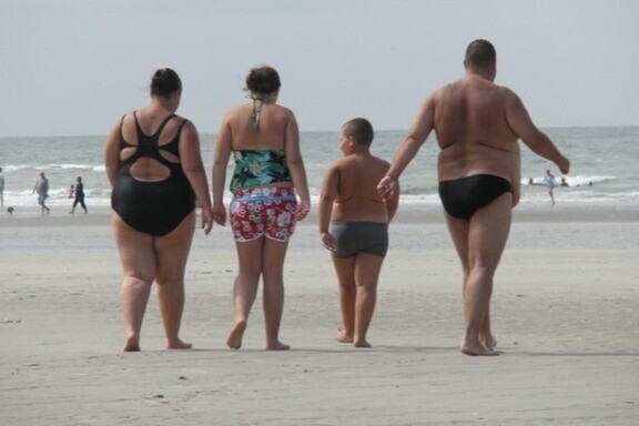 Отъелись: каждая вторая женщина и каждый третий мужчина в РФ страдают ожирением