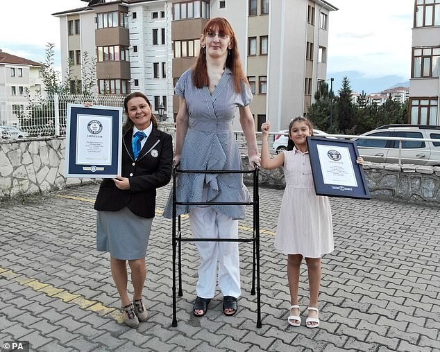 Книга рекордов Гиннеса назвала самую высокую женщину в мире