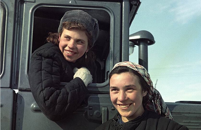 Постановочные фото советских людей: многие не верят их улыбкам и показному счастью
