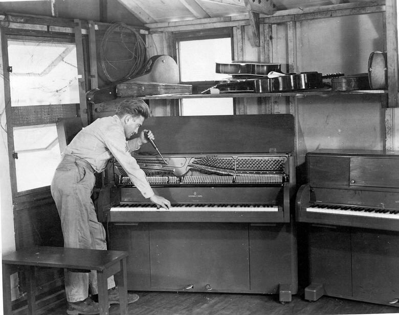 Зачем американцы во время войны сбрасывали пианино с воздуха?