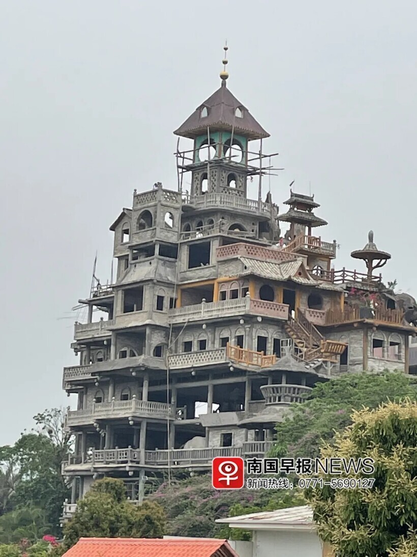 Архитектурное чудовище: зачем китаец строит самое бессмысленное здание на планете