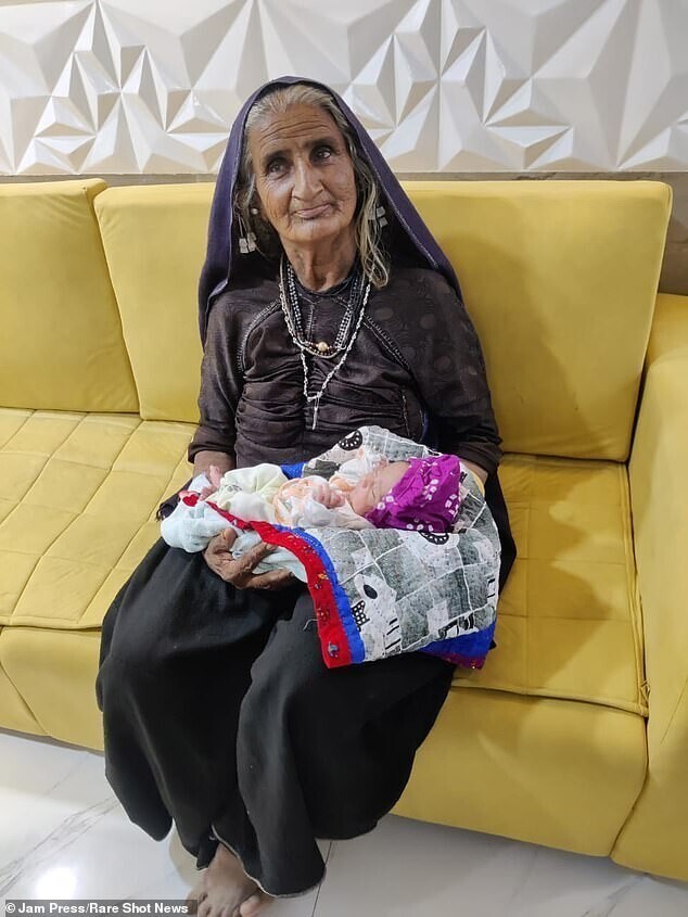 Жительница Индии родила своего первенца в 70 лет