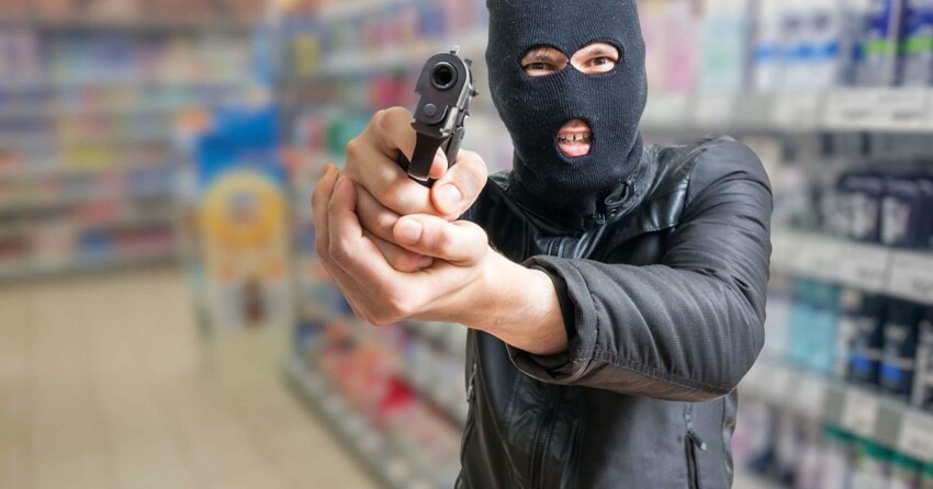 В Петербурге задержан полицейский, ограбивший аптеку