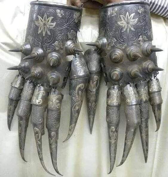 Перчатки персидского воина, из династии Сефевидов, 1500 год