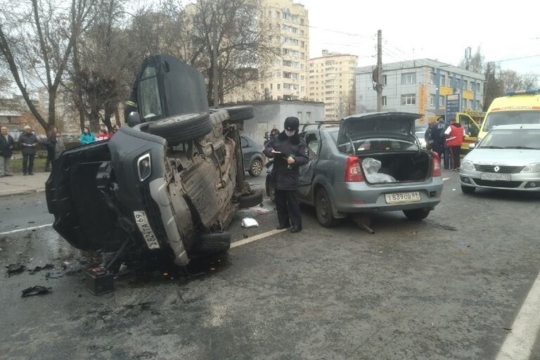 Авария дня. Лихач на «Логане» устроил серьезное ДТП в Твери