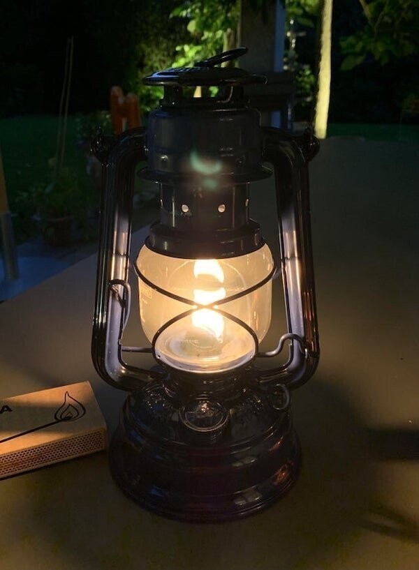 Ретро-лампа от компании Feuerhand, которая изготавливает лампы с 1893 года
