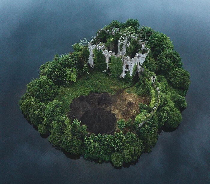 3. Заброшенный замок в Ирландии