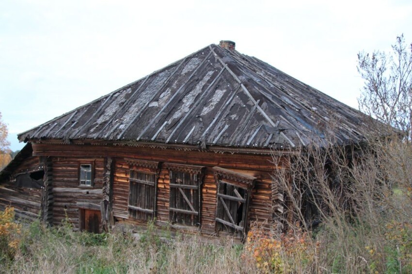 Дома старинные, монументальные