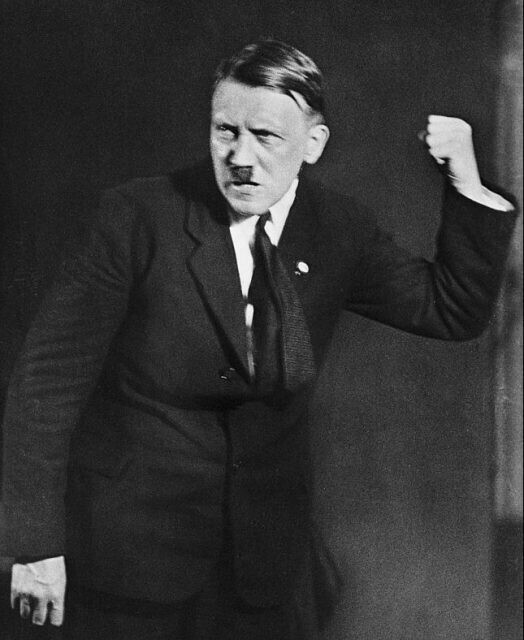 Адольф Гитлер был номинирован на Нобелевскую премию мира