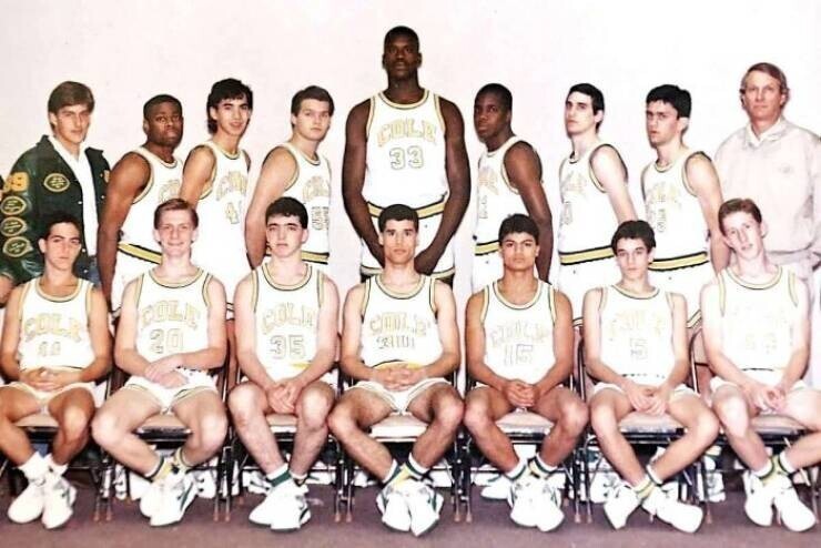 1. 17-летний Шакил О’Нил со своей школьной баскетбольной командой в Сан-Антонио, штат Техас, 1989 год.