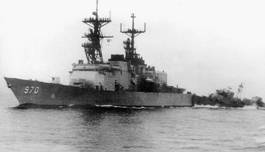 В Шаге от Войны: Как Советские моряки Разнесли наглый Американский крейсер, который отказался покидать территориальные воды СССР