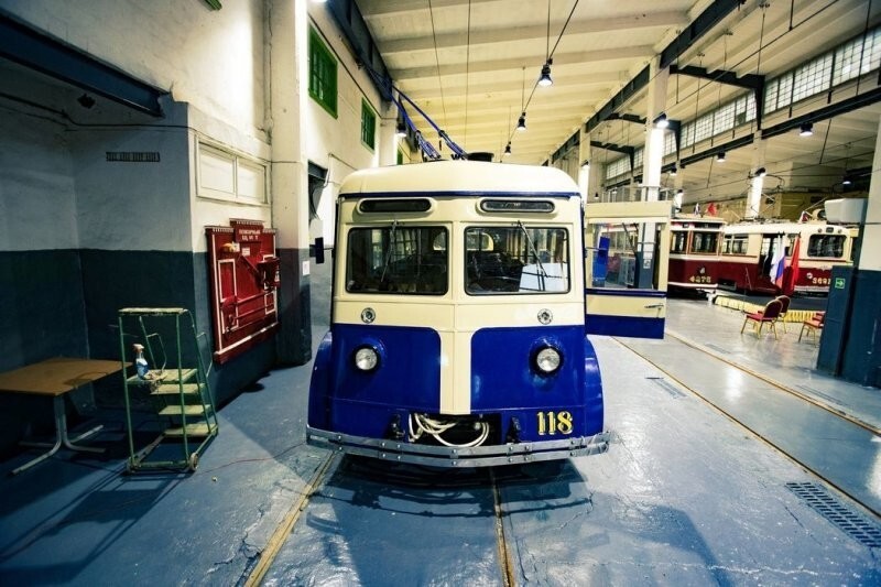 Реставрация заняла 4,5 года: в Санкт-Петербурге восстановили довоенный троллейбус ЯТБ-2