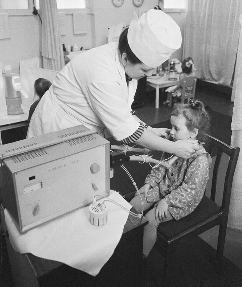 Странные устройства для лечения болезней, которые помнят все рожденные в СССР