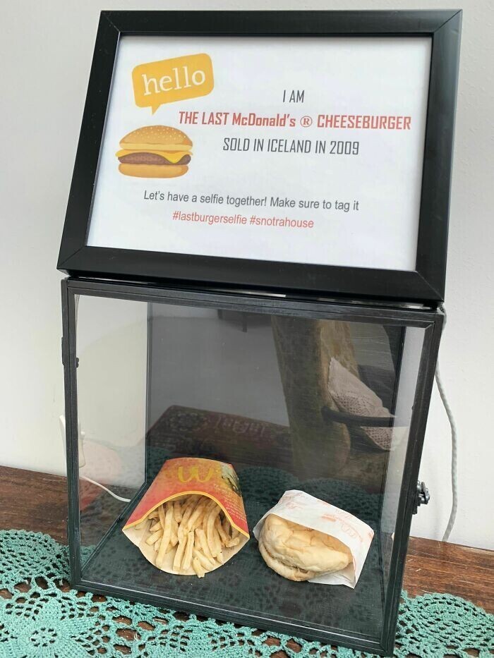22. Это последний бургер McDonald's, проданный в Исландии. В 2009 году