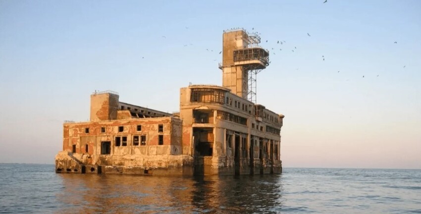 Неприступная морская крепость –русский форт Боярд на Каспии. Необитаем и очень опасен