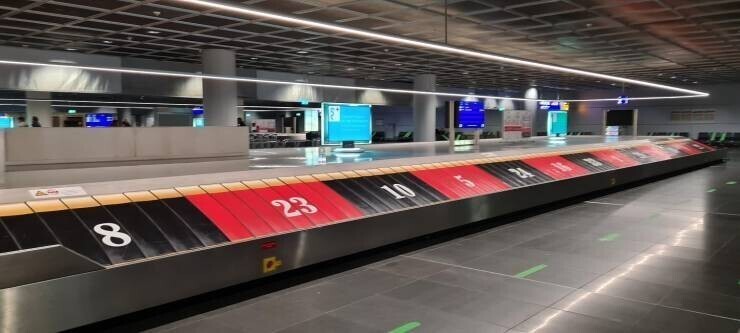 3. "В зоне выдачи багажа аэропорта Франкфурта можно сыграть в рулетку"