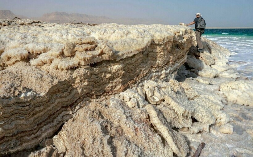 14 грустных фото о том, как исчезает Мертвое море