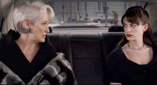 13. В сцене из фильма "Дьявол носит Prada", когда Миранда и Энди едут на заднем сиденье автомобиля в Париже, создатели фильма использовали "Мерседес" S-класса, который был физически разрезан пополам