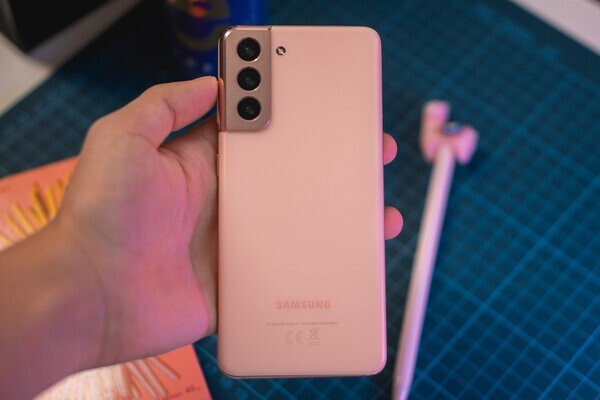 Galaxy S21 — самый доступный смартфон в обновленной флагманской линейке Samsung
