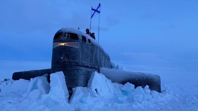 Несколько эпичных фото субмарин-участников арктического учения "Умка-2021"
