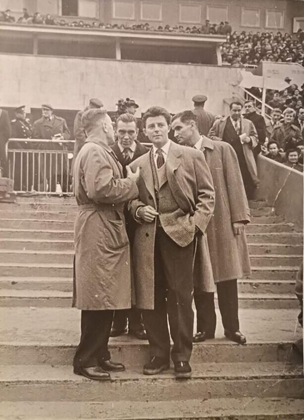 Жерар Филипп на стадионе Динамо. 1955 год