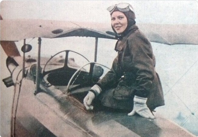 14. Одна из первых женщин-пилотов истребителей - турчанка Сабиха Гёкчен, 1937 г.